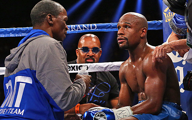 Floyd Mayweather Sr. thinks his son should walk away from boxing.  (Getty Images)