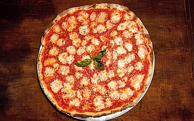 Is there any pizza better than New York-style? New Yorkers say fuhgeddaboudit.  (USATSI)