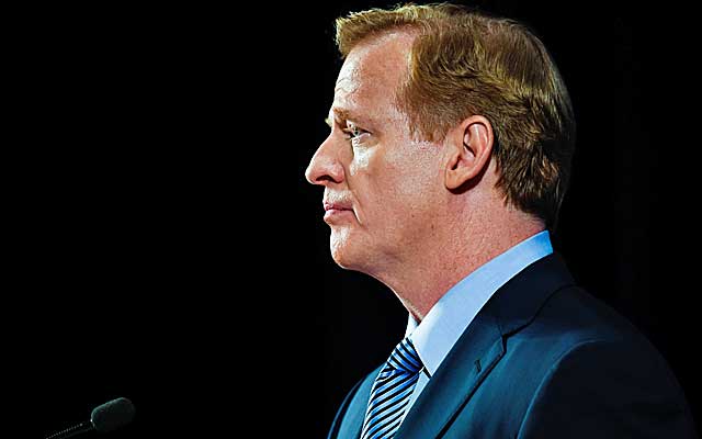 The NFLPA wants Roger Goodell to recuse himself from Tom Brady's appeal. (USATSI)