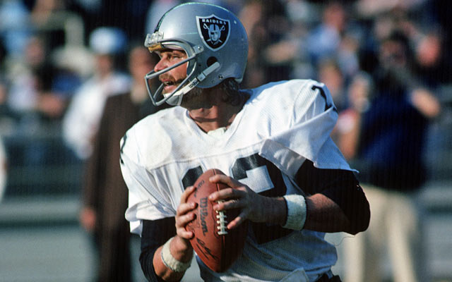 Ken Stabler, Quarterback Who Led Raiders to Title, Dies at 69