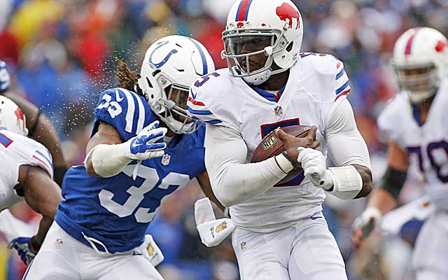 Tyrod Taylor gives the Bills a leg up over the Colts. (USATSI)